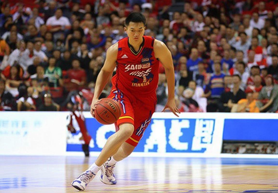 2013年CBA辽京巅峰对决：经典对决回顾与球员表现解析(图2)