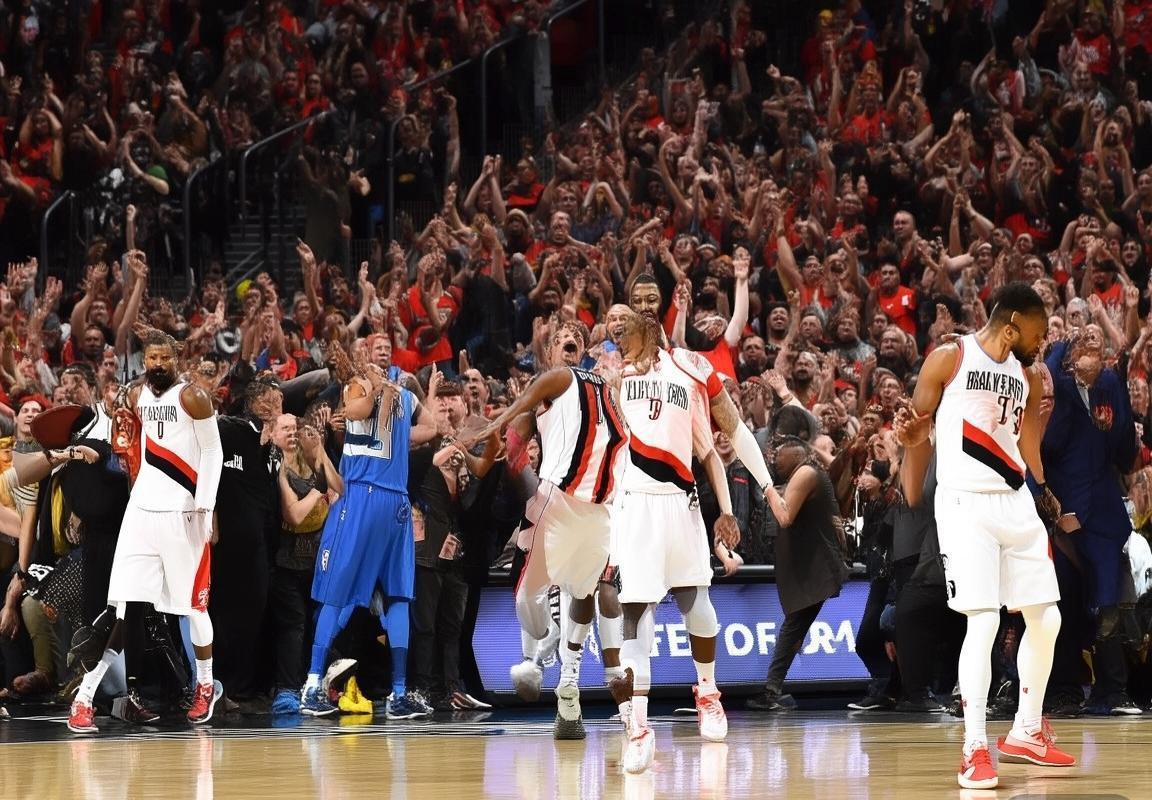 2017年NBA季后赛首轮：开拓者逆袭小牛，战术对决与经典瞬间回顾(图1)